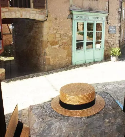 Hotelli L Ancienne Auberge