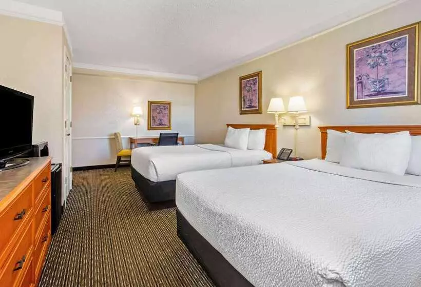 호텔 La Quinta Inn By Wyndham Tampa Bay Pinellas Park Clearwater