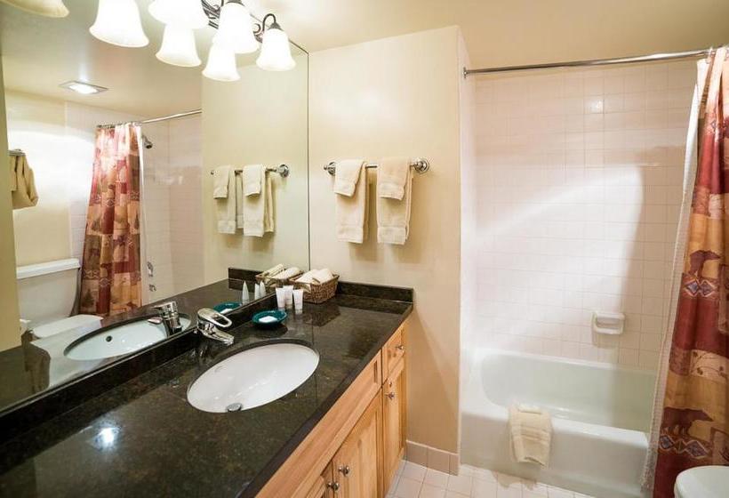 هتل Lift One Condominiums