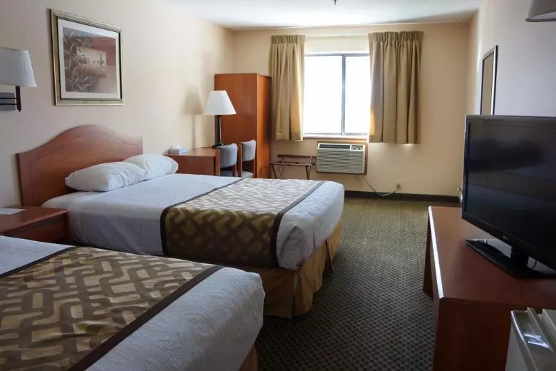 בית מלון כפרי Luxury Inn & Suites