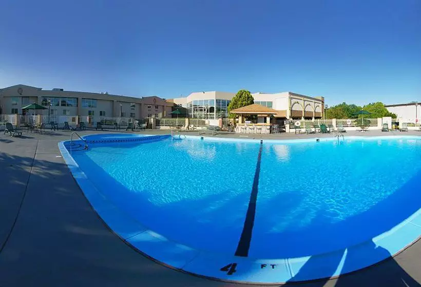 Отель Quality Inn & Conference Center