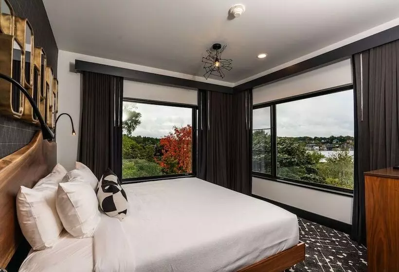 호텔 The Earl In Charlevoix