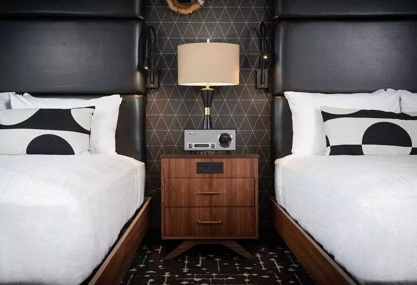 호텔 The Earl In Charlevoix