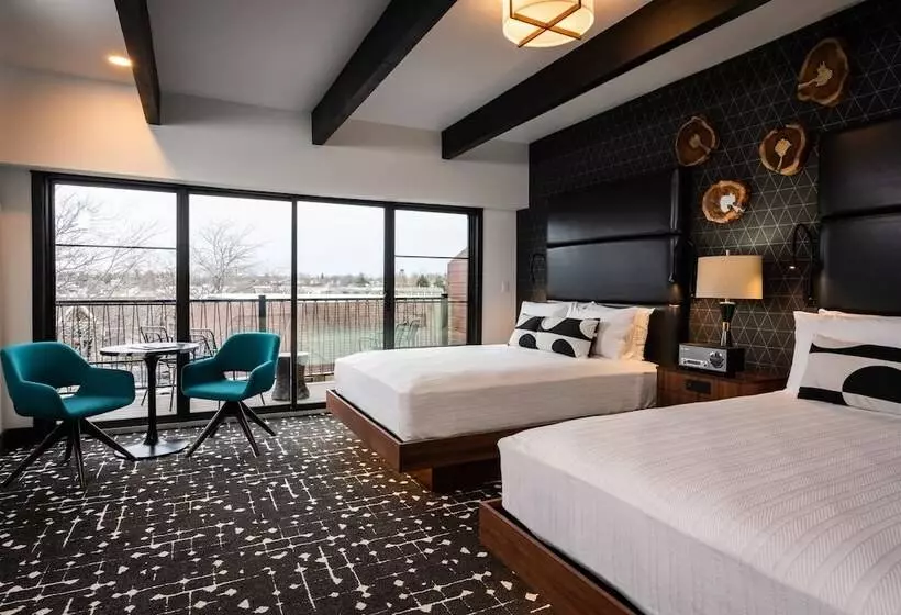 호텔 The Earl In Charlevoix