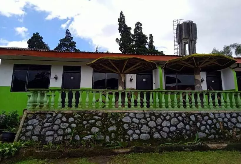 Hotelli Oyo 2322 Dien Karona