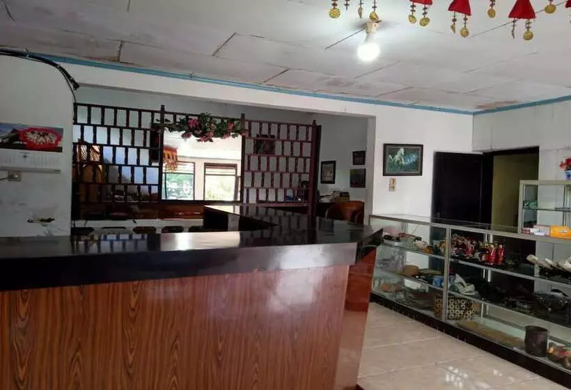 Hotelli Oyo 2322 Dien Karona