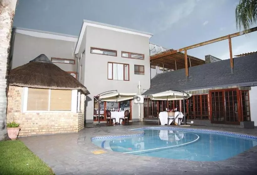 ペンション Travetel Or Tambo Airport