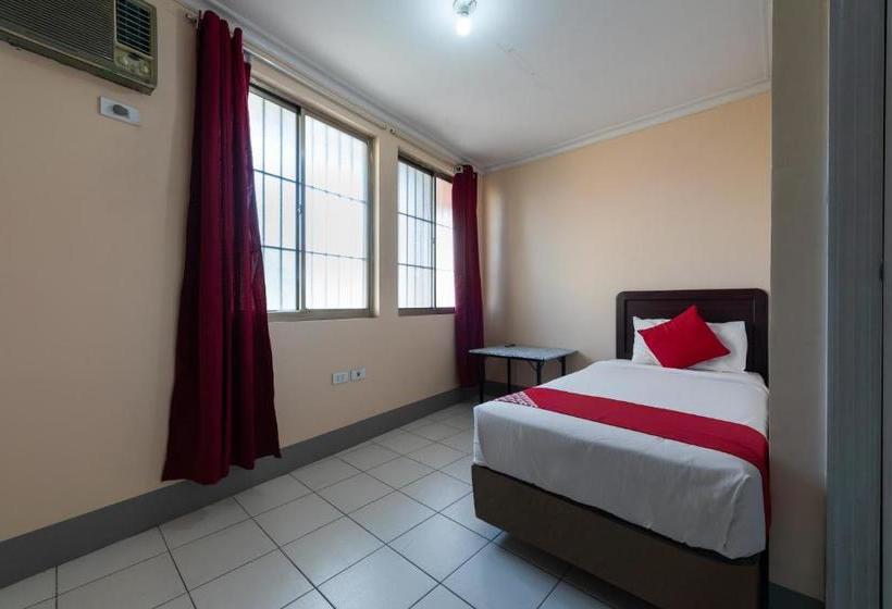 בית מלון כפרי Oyo 239 Tayuman Commercial Center