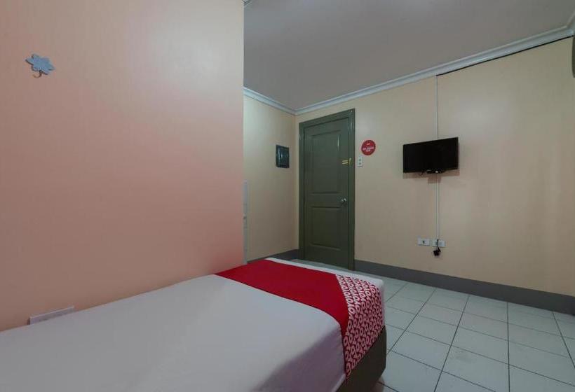 בית מלון כפרי Oyo 239 Tayuman Commercial Center