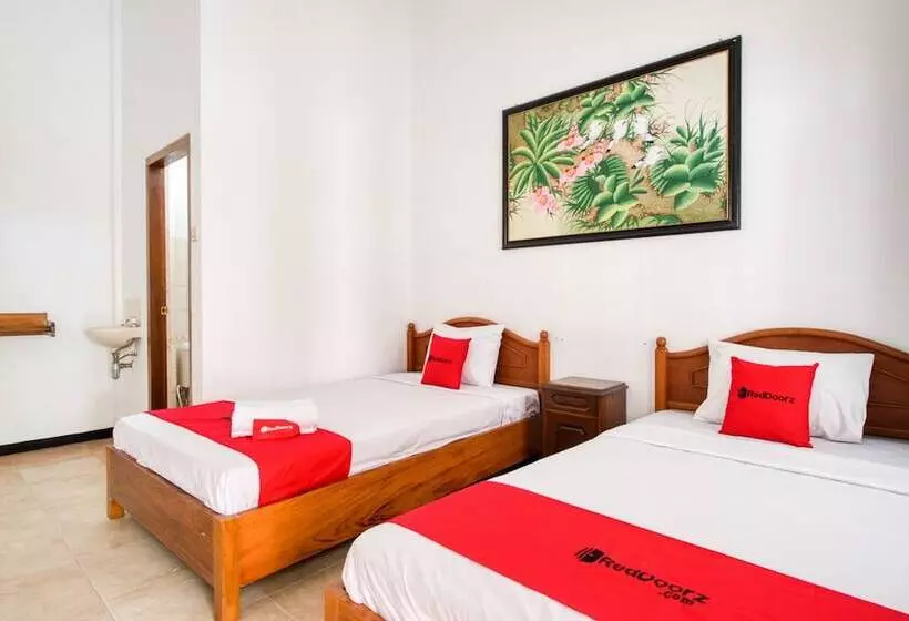 Majatalo Reddoorz Syariah Near Gor Ken Arok