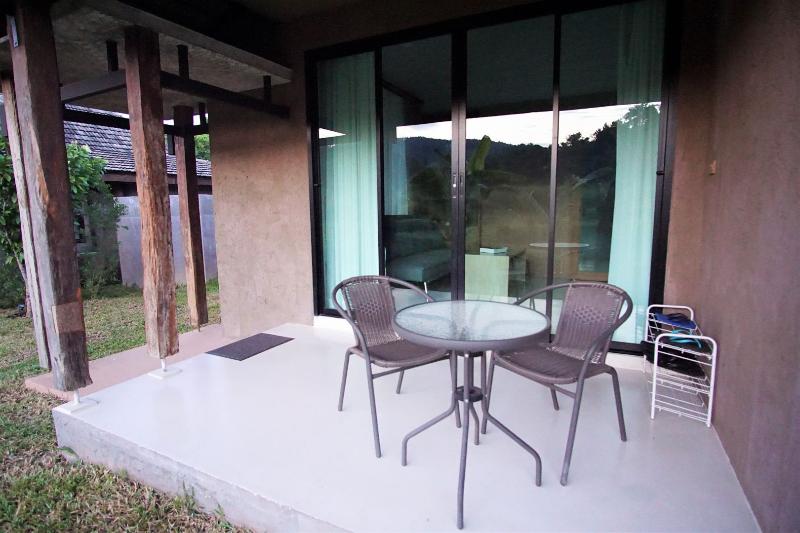 تختخواب و صبحانه Hideaway