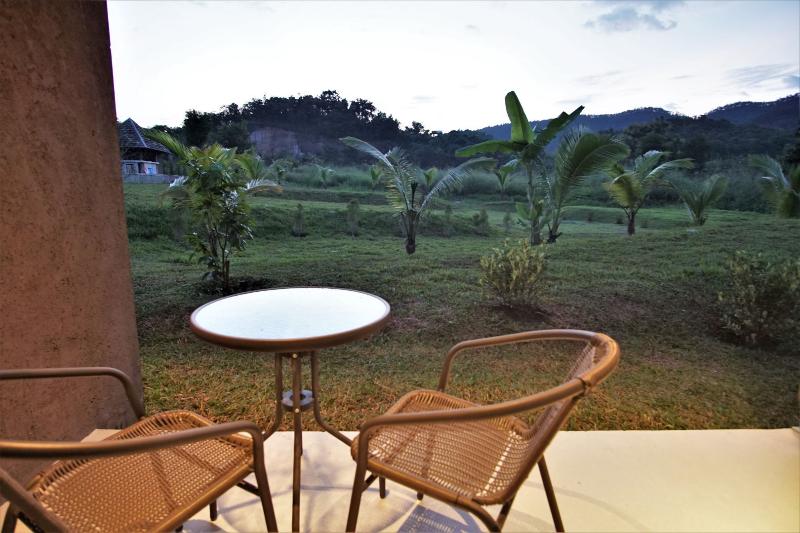 تختخواب و صبحانه Hideaway