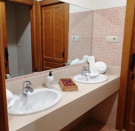 El Cuirgu Apartamentos