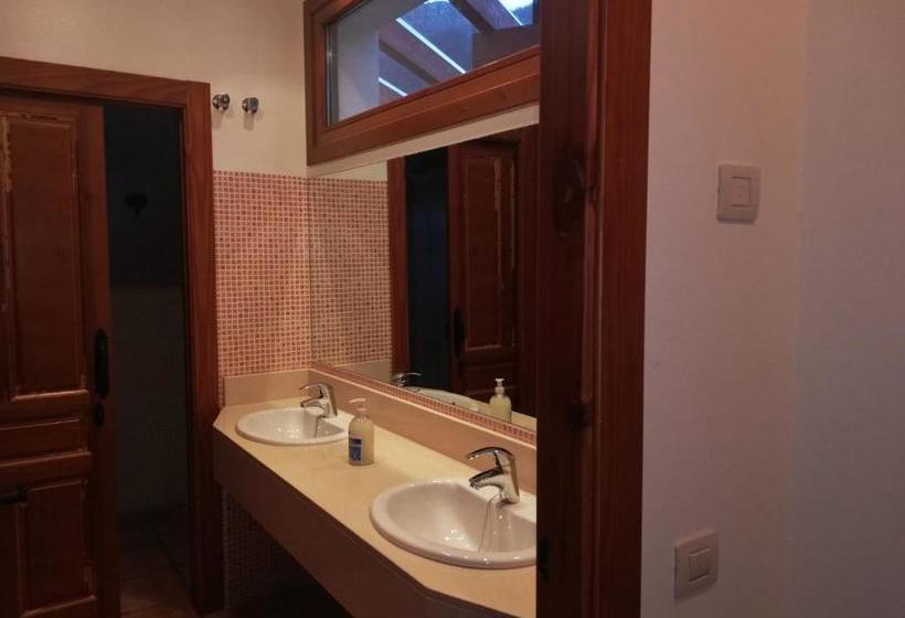 El Cuirgu Apartamentos