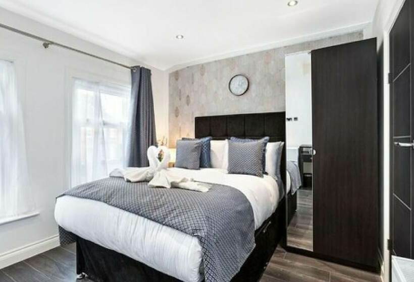 Oyo Orchid Apartments