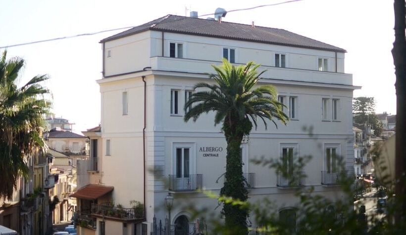 בית מלון כפרי Albergo Centrale