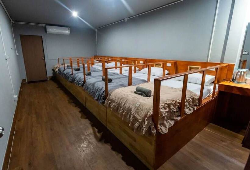 בית מלון כפרי Aladdin Guesthouse