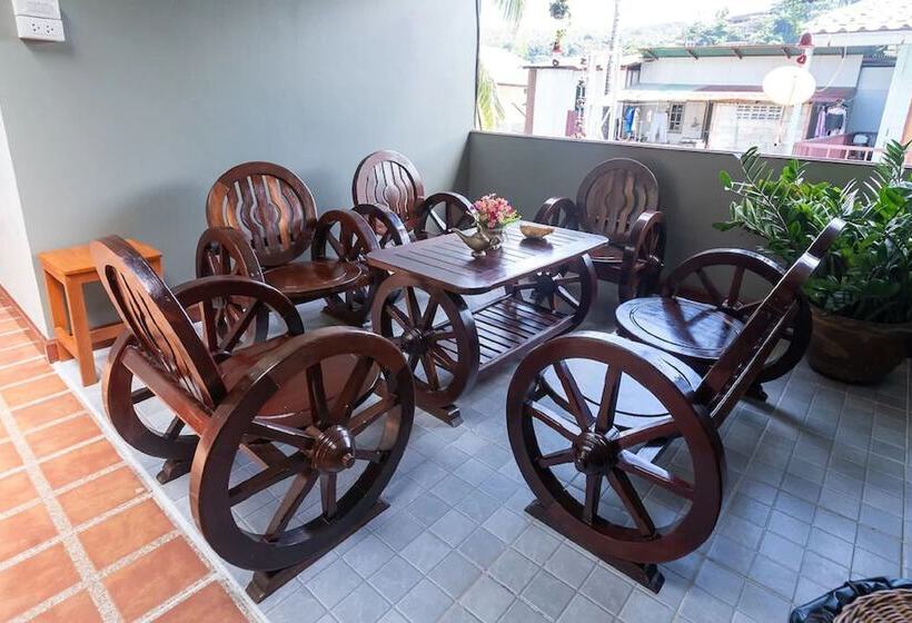 בית מלון כפרי Aladdin Guesthouse