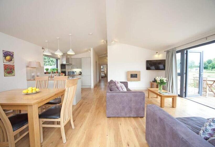 אתר נופש Cedar Retreats