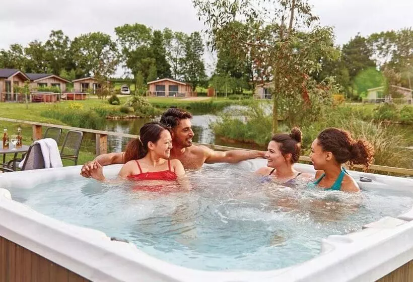 Lomakeskus Cedar Retreats