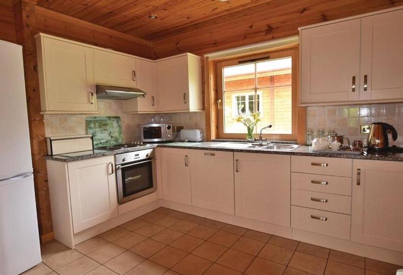 אתר נופש Woodside Lodges Country Park