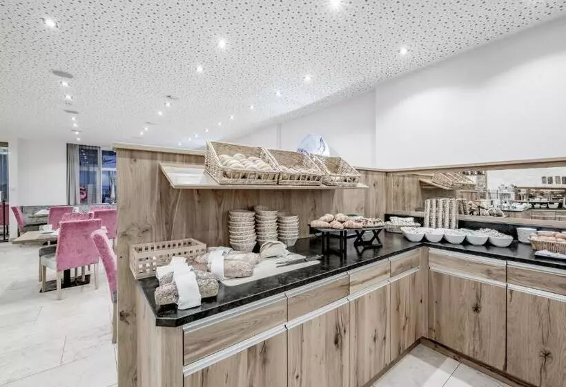 ホテル Garni Christine