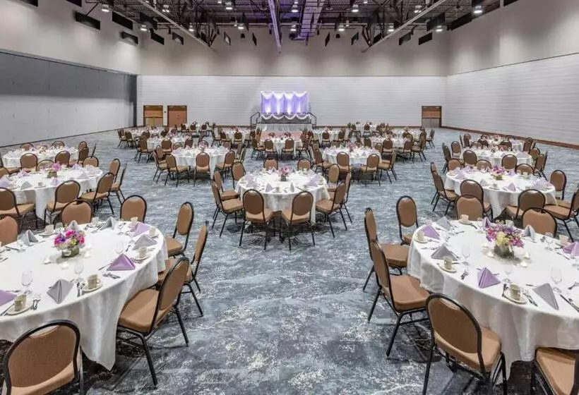 هتل Madison Marriott West