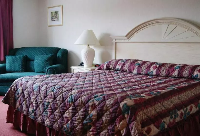 هتل Meadow Court Inn Ithaca