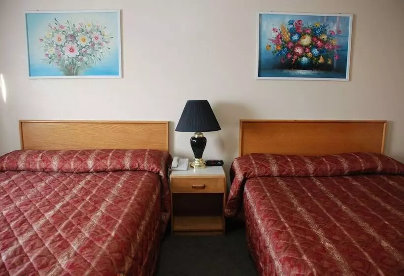 Hotelli Merrill Field Inn