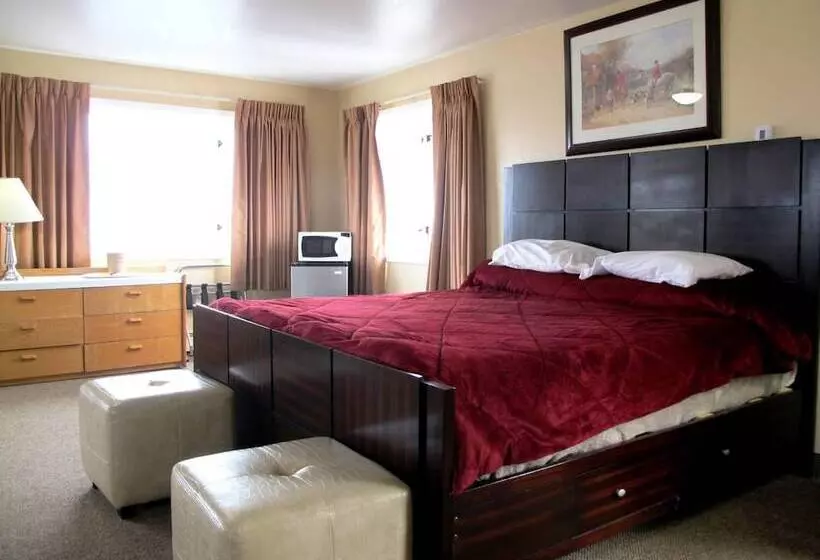 Hotelli Merrill Field Inn