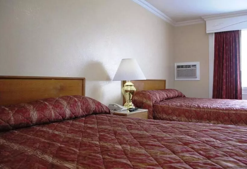 Hotelli Merrill Field Inn