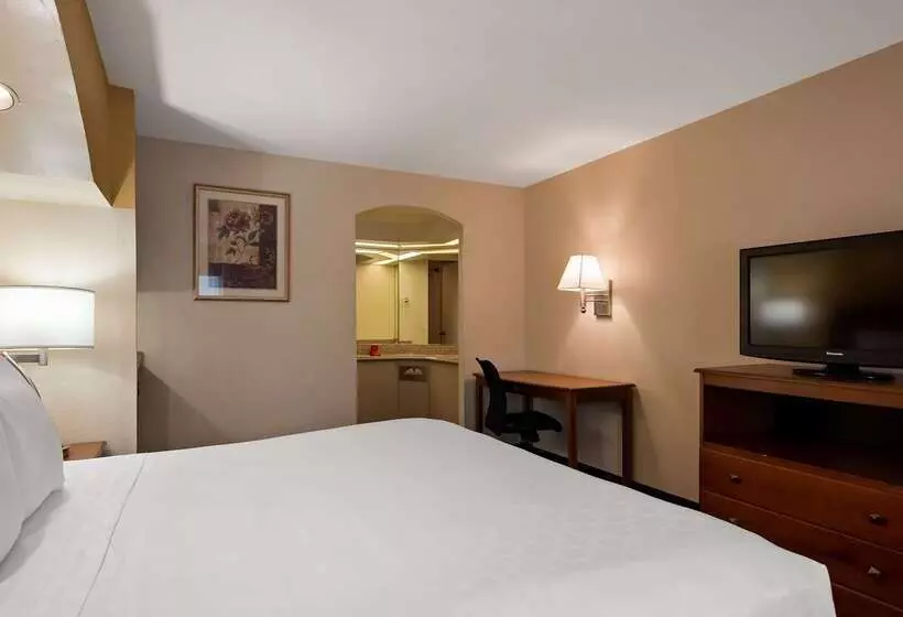 Surestay Hotel By Best Western East Brunswick