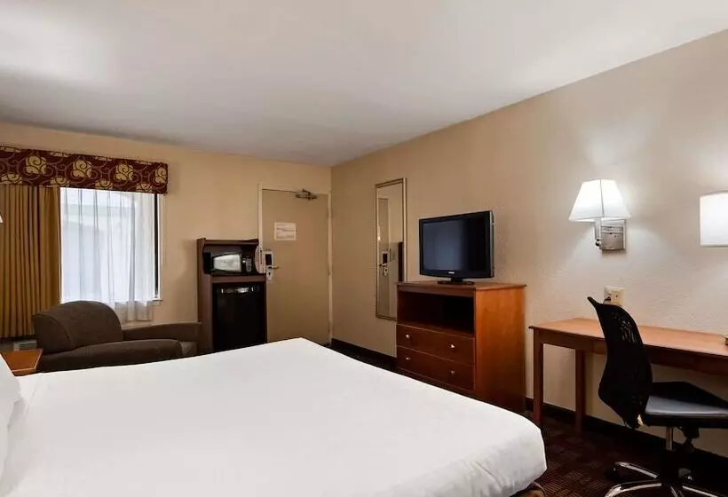 Surestay Hotel By Best Western East Brunswick