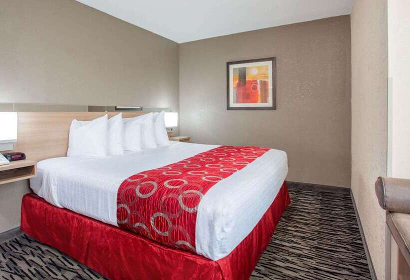 Microtel Inn & Suites By Wyndham Charleston