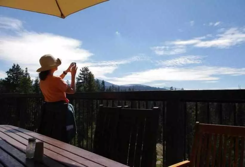 Курорт Montecito Sequoia Lodge