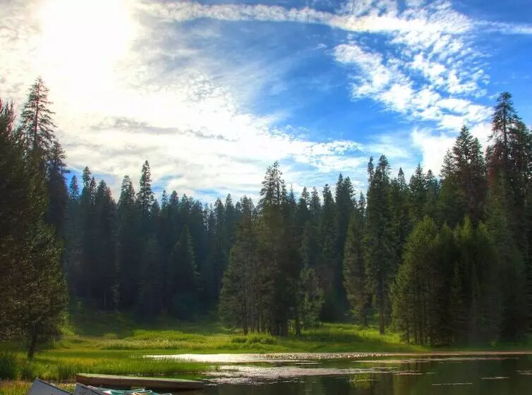 Курорт Montecito Sequoia Lodge