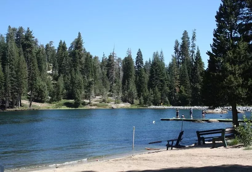 Курорт Montecito Sequoia Lodge