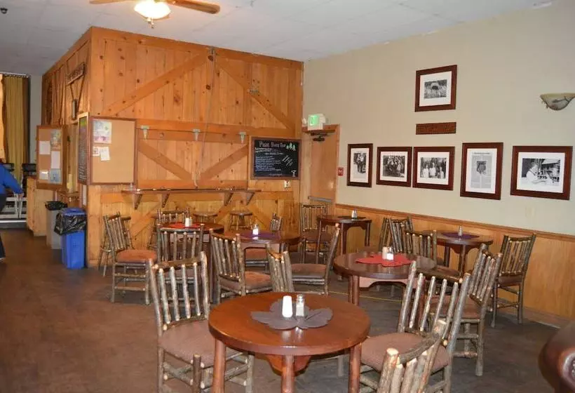 Курорт Montecito Sequoia Lodge