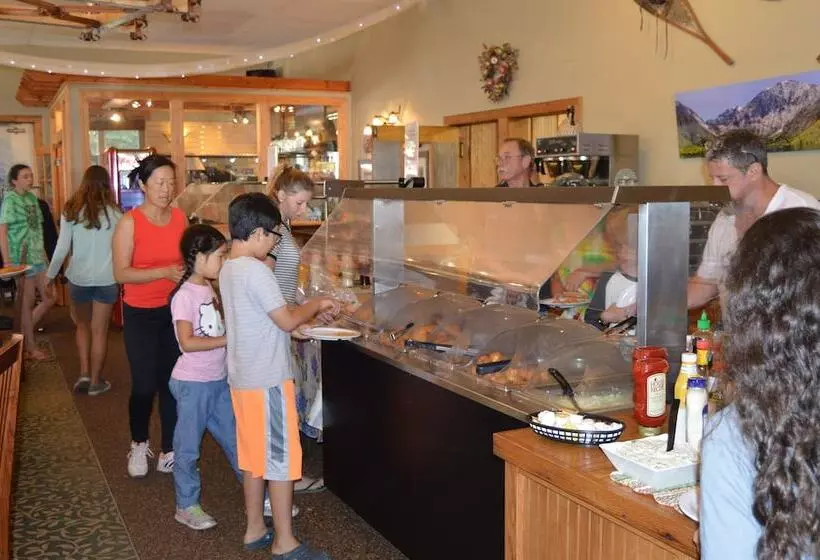 Курорт Montecito Sequoia Lodge