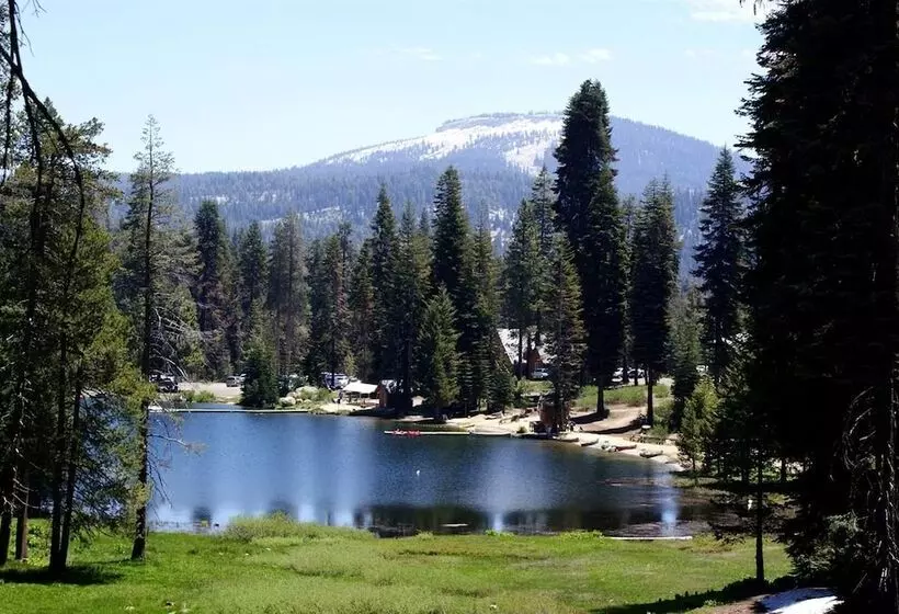 Курорт Montecito Sequoia Lodge