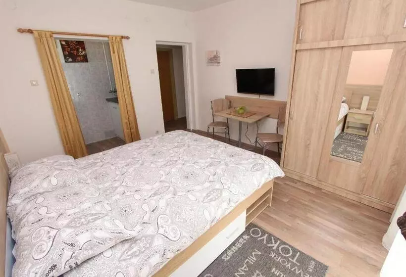 پانسیون Apartments Eva