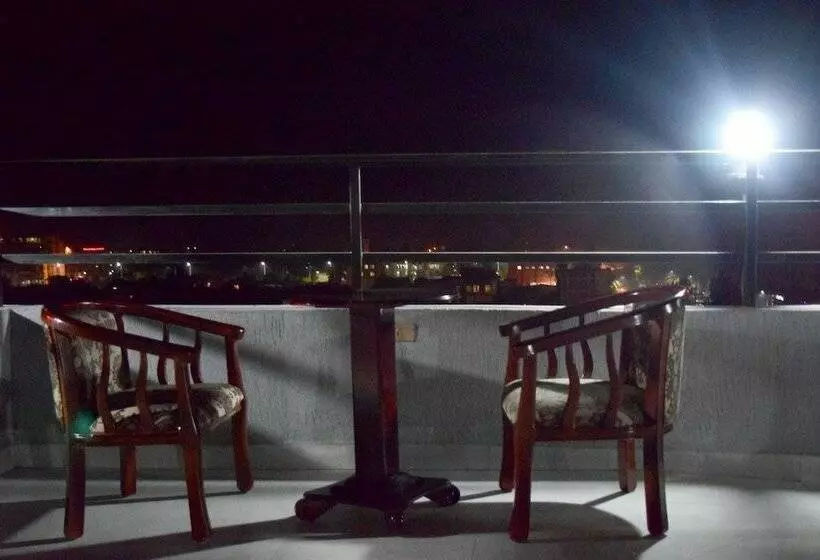 پانسیون Flamingo Guest House