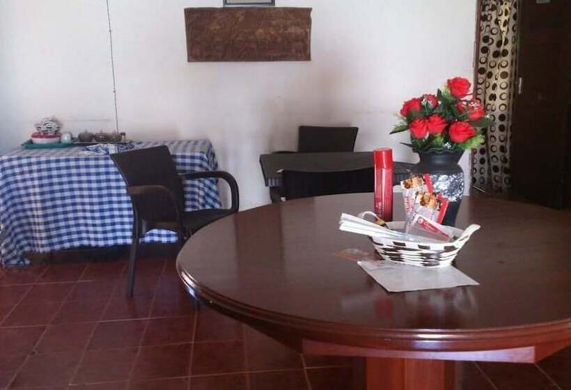 پانسیون Nuel Residence Entebbe