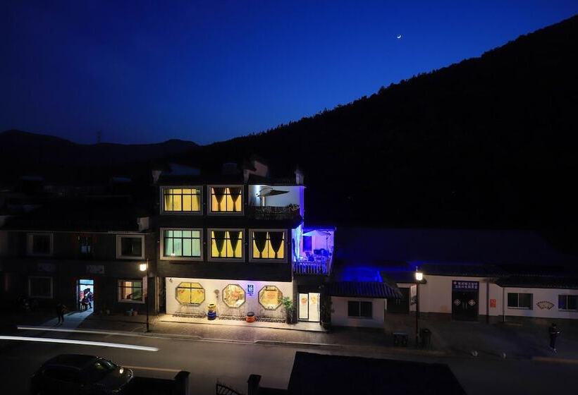 פנסיון The Colorful House