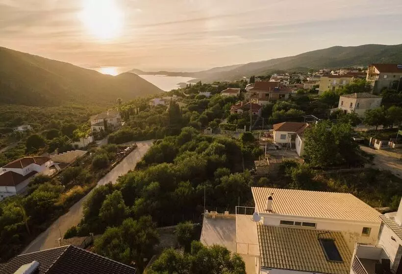 Villa Mons & Mare