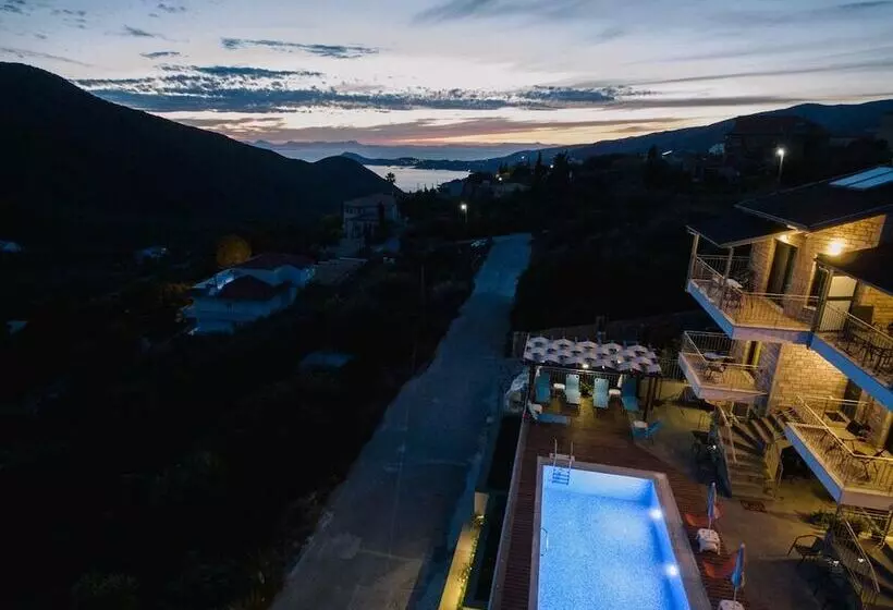 Villa Mons & Mare