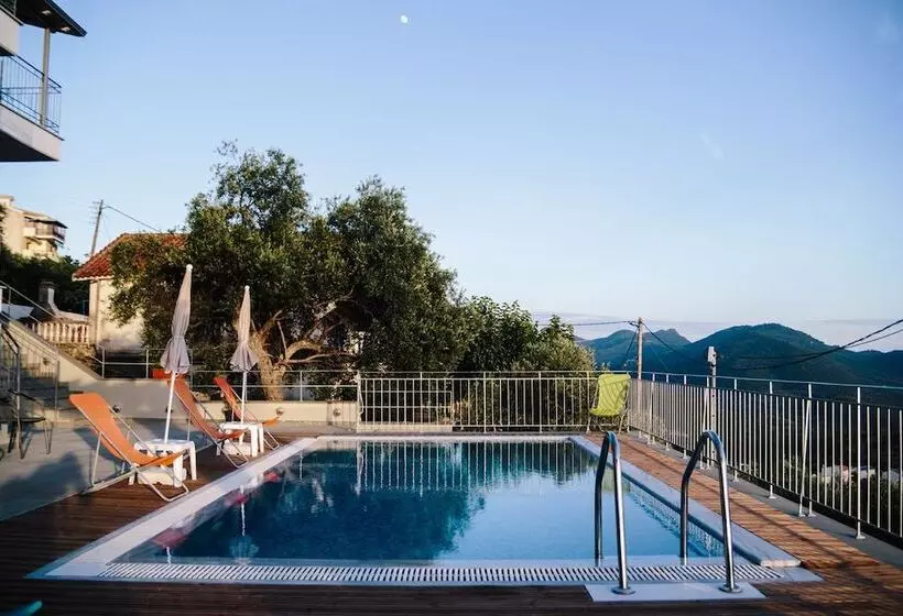 Villa Mons & Mare