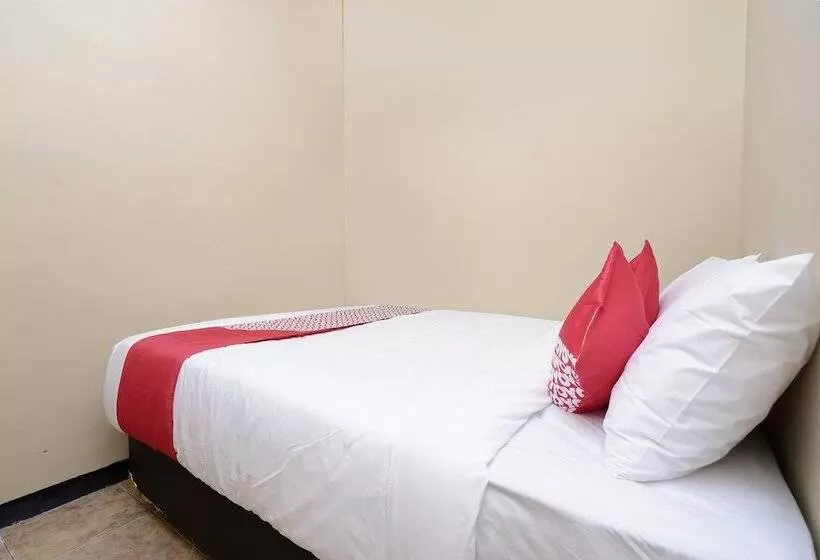 Graha Wisata Hotel By Oyo Rooms