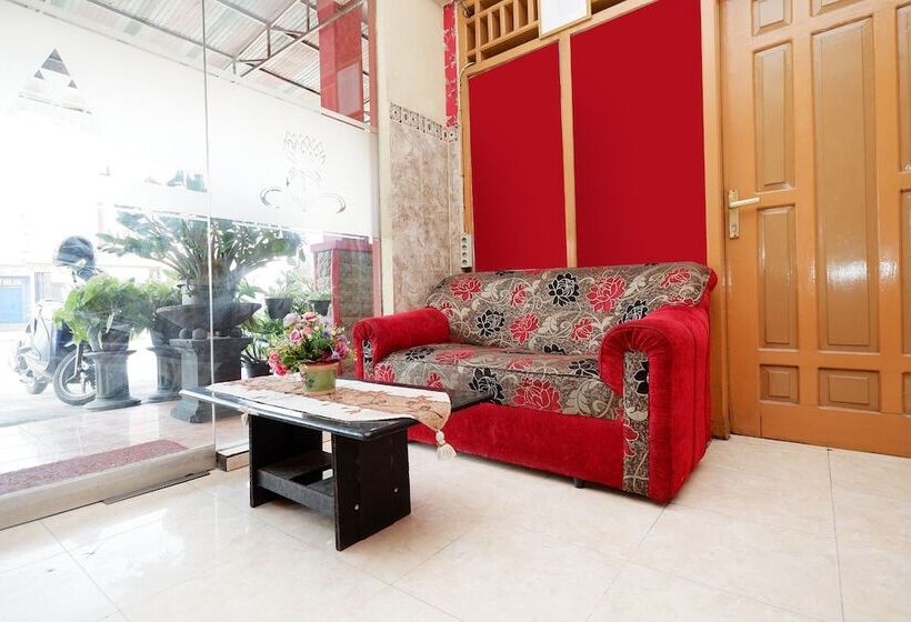 Graha Wisata Hotel By Oyo Rooms