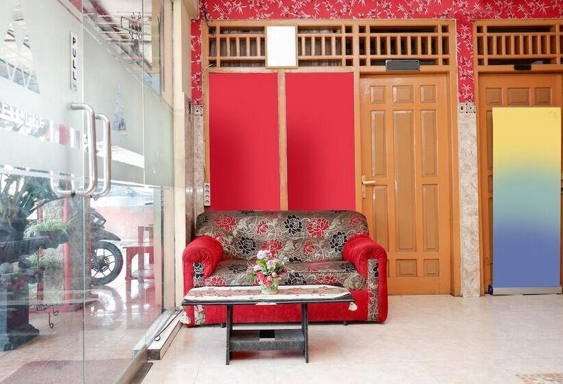 Graha Wisata Hotel By Oyo Rooms